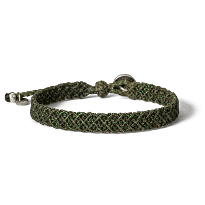Handwoven friendship bracelet made of green cord – craft by Loommii